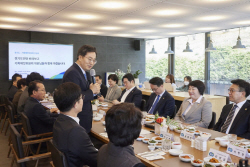 김동연, "도민 위하는 데 여-야, 집행부-의회 차이 없어" 강조
