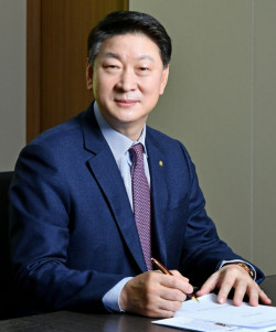 오화경 저축은행중앙회장, 위기 속 리더십 빛났다