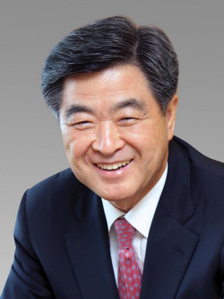 "국가산업발전에 기여"… 권오갑 HD현대 회장, 금탑산업훈장 수훈