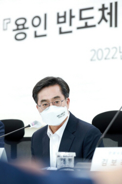 김동연, "첨단 시스템반도체 클러스터의 성공적인 조성 위해 발 빠르게 대응할 것"