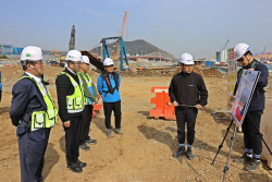 부산항만공사, 해빙기 신항 ‘서컨’ 터미널 건설현장 안전점검