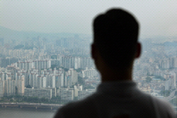 2금융권 부동산PF 사상 최대…여전사 연체율 8%↑