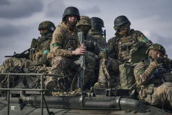 우크라이나·러시아 전쟁, ‘승부처’ 전황 오나..."몇주 내 대반격", "크림반도 탈환 노려"