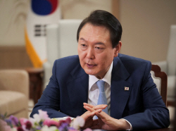 한일회담에 美 "윤석열 대통령 흔치않은 용기, 인정받아야...적절히 관여할 것"