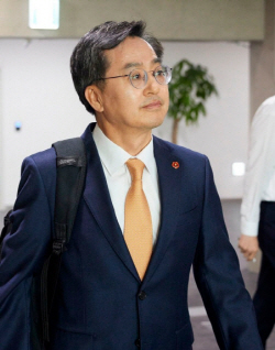 김동연 경기지사 "제주 4·3 잊지 않겠다...명예회복에 최선"