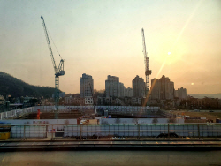 시멘트산업 방긋 웃었지만 건설산업은 울었다