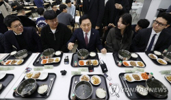 [총선 D-1년] 여야 선거전략은?…인재영입·정책다듬기 등 총력