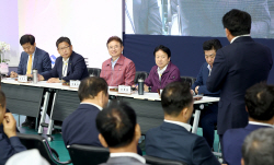 이철우 경북도지사, 성주군서 