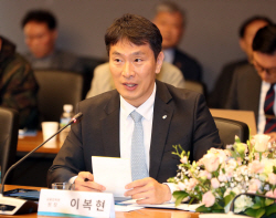 이복현 금감원장 "비대면 생체인증 생태계 구축 지원"
