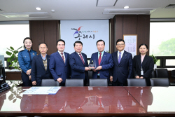 백경현 구리시장 재향경우회 감사패 수상