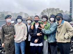 제이홉 입대에 휴가나온 진 등 BTS ‘완전체’로 배웅