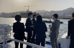 BPA, 일본 기자단 부산항 방문.. "부산항 대단합니다"