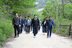 강수현 양주시장 우이령길 간부회의 개최…왜?