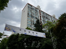 [르포] 최고 70층 재건축…압구정 집값 어디까지 오를까