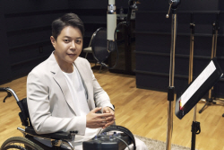 현대화, 하지 마비 아픔 딛고 새 싱글 ‘가족이란 이름으로’ 발매
