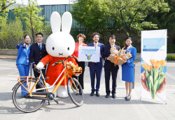 KLM 네덜란드 항공 ‘튤립 1000송이 증정 행사’ 실시