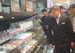 "답은 현장에 있다"…정용진 부회장 이번엔 이마트 