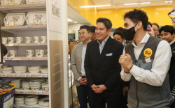 정용진 부회장 "이마트 리뉴얼 적중"…850억 추가투자