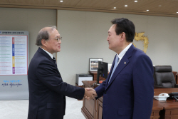일본 총리 "윤석열 대통령 결단 높이 평가, 조금이나마 보답하려 답방"