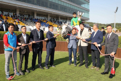 렛츠런파크 부산경남, ‘베텔게우스’ KRA컵 마일 우승... 이변은 없었다