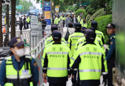 ‘안티페미’ 진영 공격 받는 여경들, 혼성 시도해봤더니..."못 하겠다"