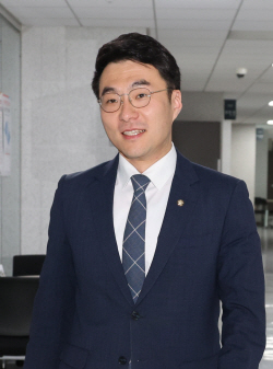 자성 없는 민주당…각종 논란에도 내로남불·물타기 등 일관 비난