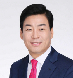 [인터뷰] 정정복 서융그룹 회장 "부산시민을 위한 ‘주거 사다리’ 역할 최선"