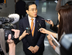 [속보] 태영호 與최고위원 전격 사퇴