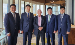함영주 하나금융 회장 "당국, 해외투자자와 직접 소통...의미있는 출발"