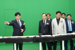 하윤수 부산시교육감, 전국 최초 ‘메타버스 교육실’ 개관식 참석