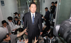 진상조사단 가동하고 쇄신 의총 열고…민주당, 겹악재 위기 돌파할까