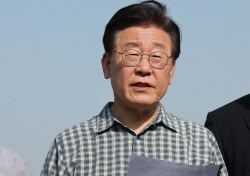 이재명 "입 열 개라도 할 말 없을 것"했는데...김남국, 입 열고 자료 닫고