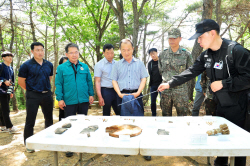 김진열 군위군수, 6.25 전사자 유해발굴 현장 격려