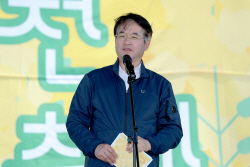 [포토뉴스] 고양시 ‘창릉천 유채꽃 축제’