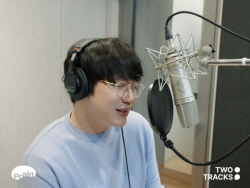 성시경, ‘투트랙 프로젝트’ 첫 주자로 신곡 ‘블루밍 투데이’ 발매