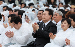 윤석열 대통령 지지율 ‘이런 상승’ 처음...정당도 ‘바짝’ [리얼미터]