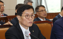 이창용 한은 총재 "물가상승률, 연말 3%대 예상...통화정책 유효성 유지"