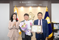 파주시의회 5월 칭찬공무원 ‘노인장애인과 김형석’ 선정
