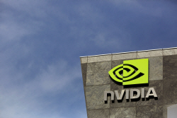 [미국주식] 엔비디아 주가가 다 했다…AMD 등 반도체 관련주도 ‘쑥’, 뉴욕증시는 혼조세