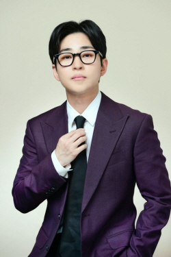 딘딘, 토요일로 편성 바뀐 ‘세상에 이런 일이’ MC 합류