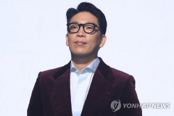 엑소 첸·백현·시우민과 SM 분쟁에 MC몽이 왜?