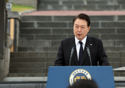 尹 지지율 35%로 소폭 하락…총선서 ‘與 승리’ 37% [한국갤럽]