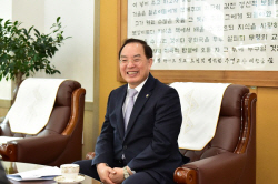 하윤수 부산시교육감 "기초학력은 인권...전국화 대환영"