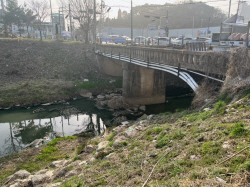 김포시 100년 넘은 (구)황금교 철거…도시미관↑