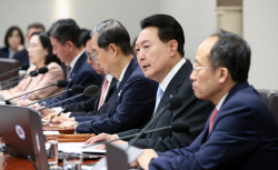 尹대통령, 내주 파리서 부산엑스포 유치전…그룹 총수·의원단 동행