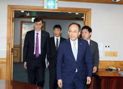 추경호 부총리 "불확실성 상존…금융시장 면밀히 모니터링"