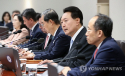 윤 대통령, 엑스포 유치 총력전…파리·베트남 방문