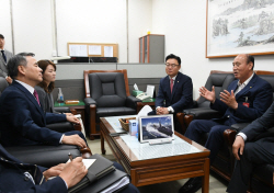 "동두천지원특별법 만들어 평택만큼 지원하라"
