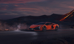 람보르기니, 첫 PHEV 