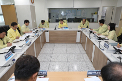 육동한 춘천시장. 호우 대비 대책 마련 회의 주재